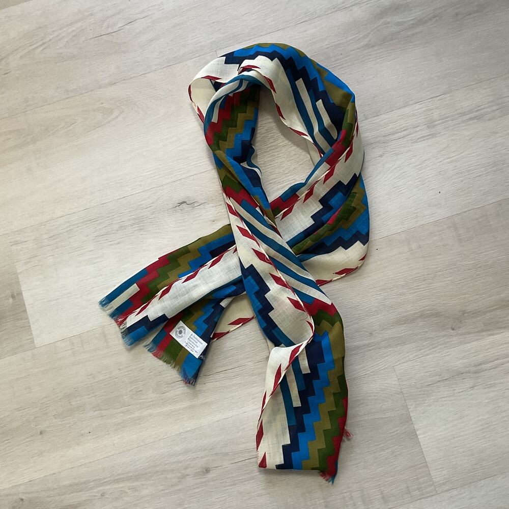 A Smithsonian Institution Reproduction Colorful Womens Geometric Scarf 57 X 14